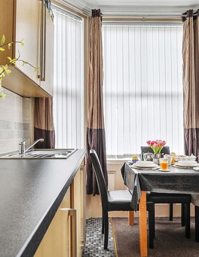 FLATS - Chomley Holiday Flats Self Catering Accommodation Scarborough